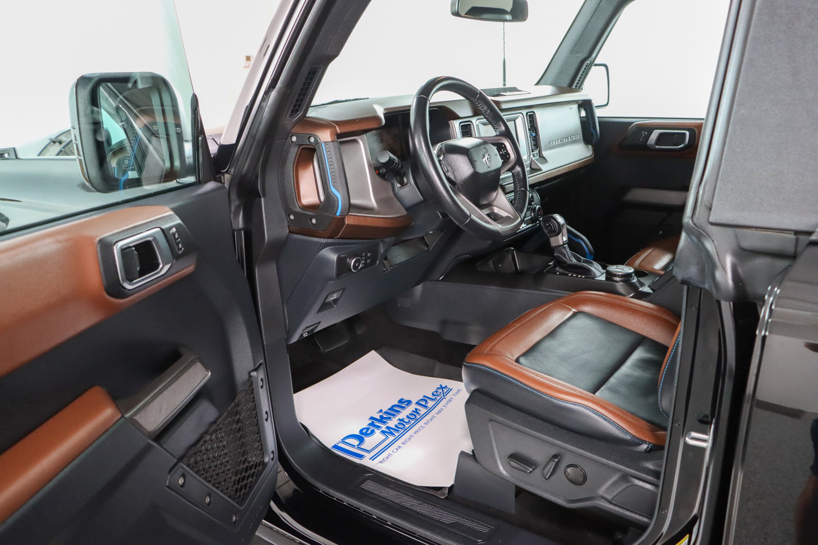 Used 2022 Ford Bronco Outer Banks AWD/4WD image 3