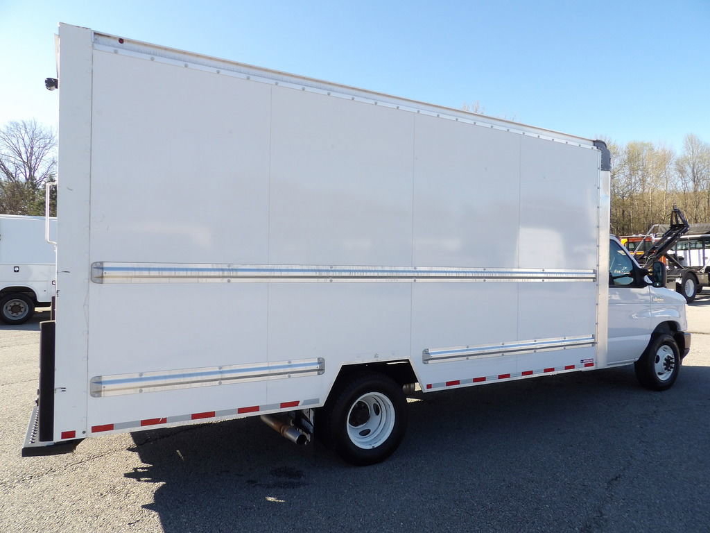 Used 2021 Ford E-350 and Econoline 350 Super Duty RWD image 8
