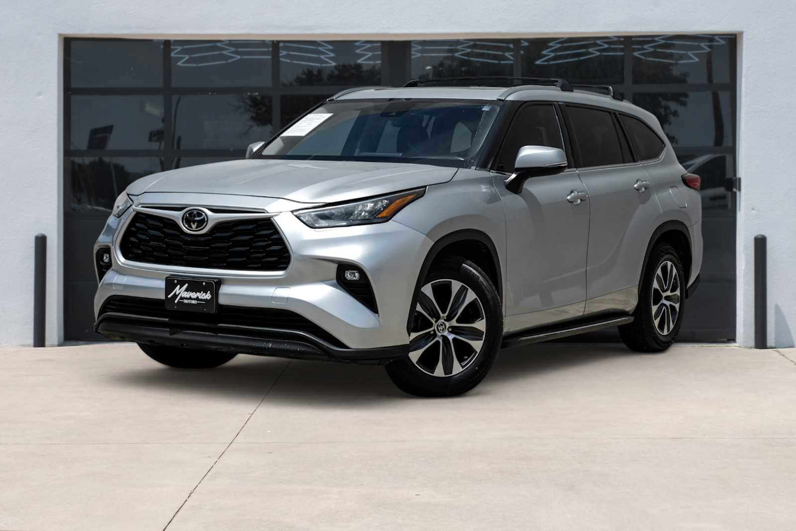 Used 2020 Toyota Highlander XLE FWD image 1