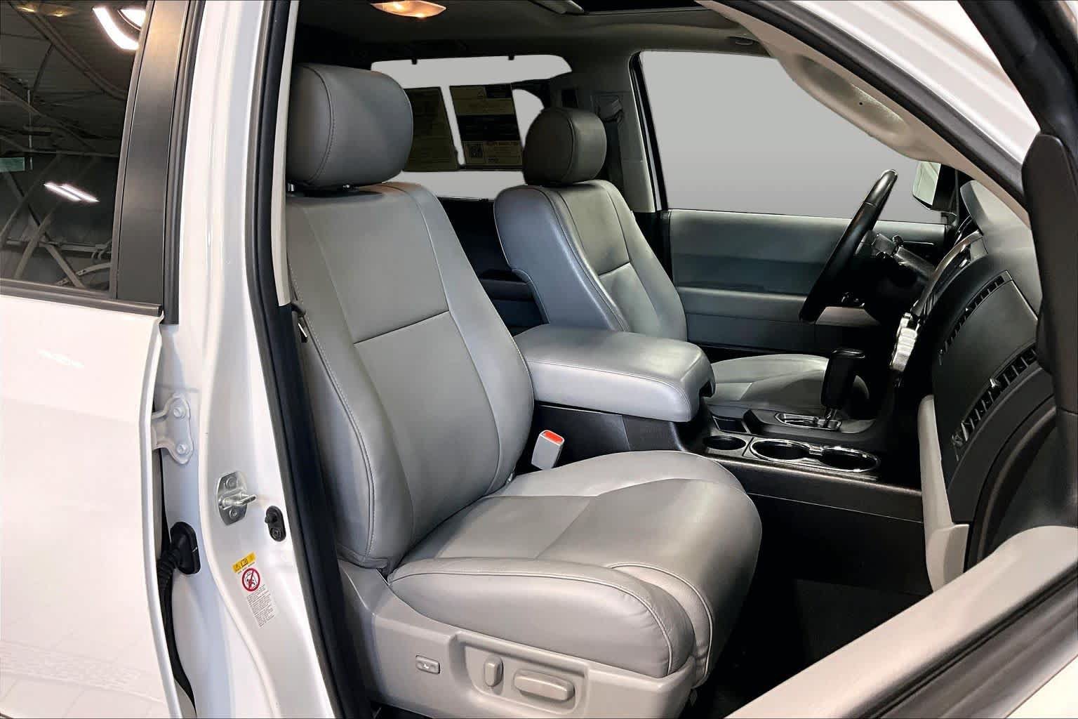 Used 2020 Toyota Sequoia Limited w/ Safety & Convenience Package AWD/4WD image 8