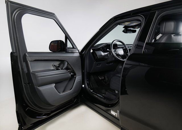 Used 2025 Land Rover Range Rover Sport Dynamic SE image 23