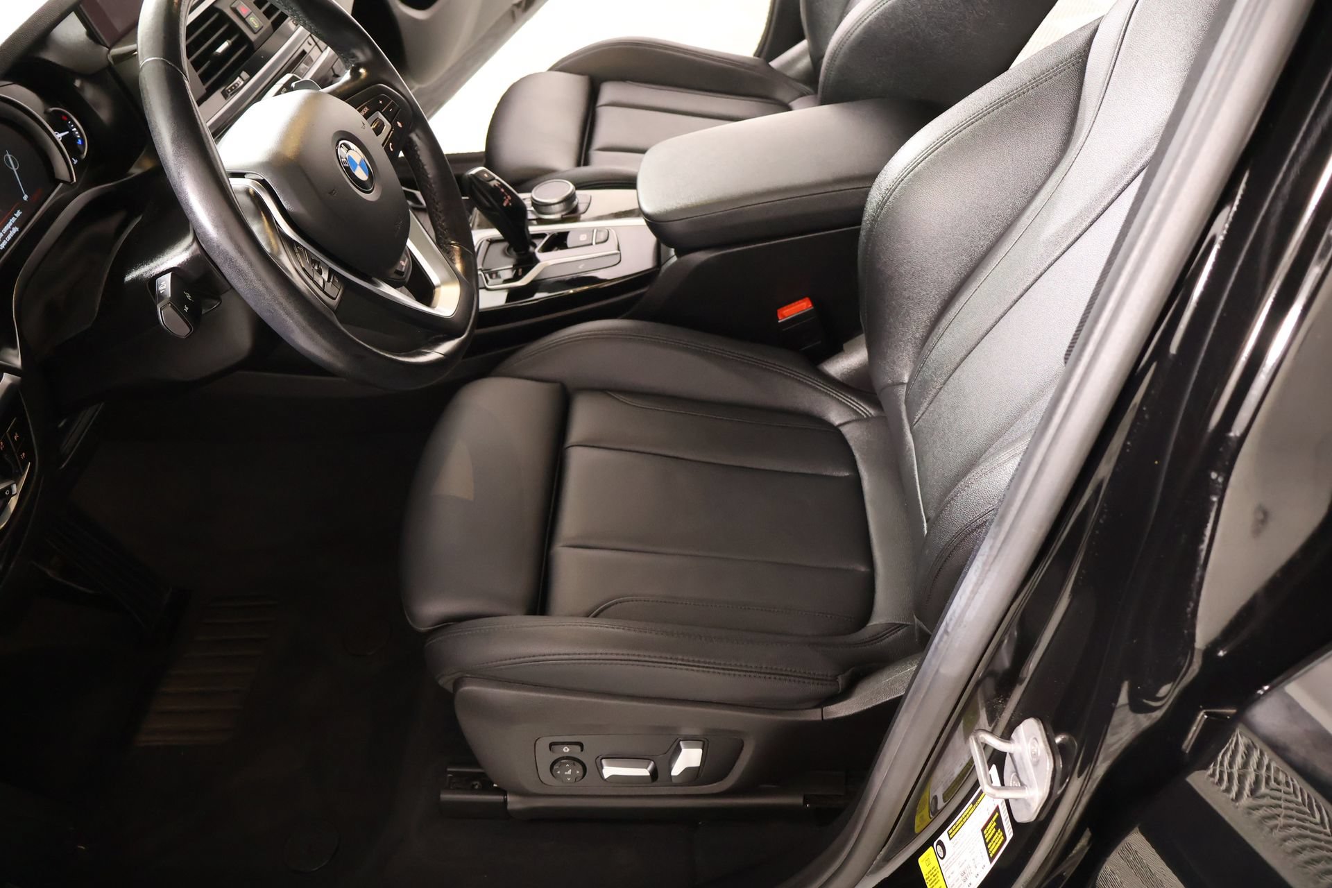 Used 2019 BMW X3 sDrive30i w/ Premium Package RWD image 12