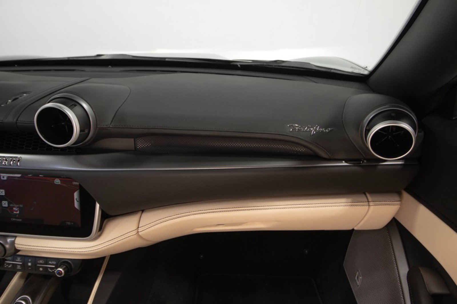 Used 2020 Ferrari Portofino image 52