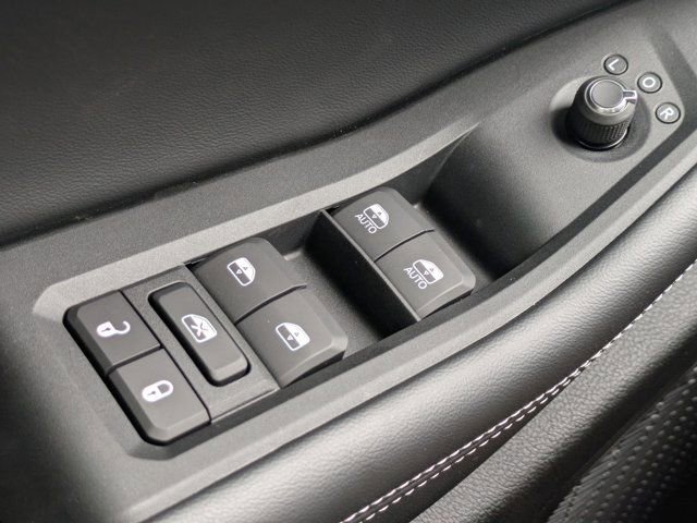 New 2025 Jeep Grand Cherokee Altitude image 21