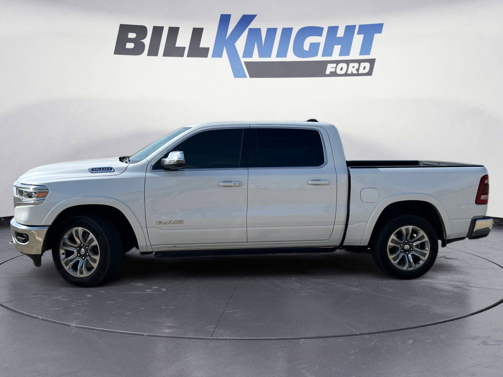 Used 2024 RAM 1500 Limited AWD/4WD image 2
