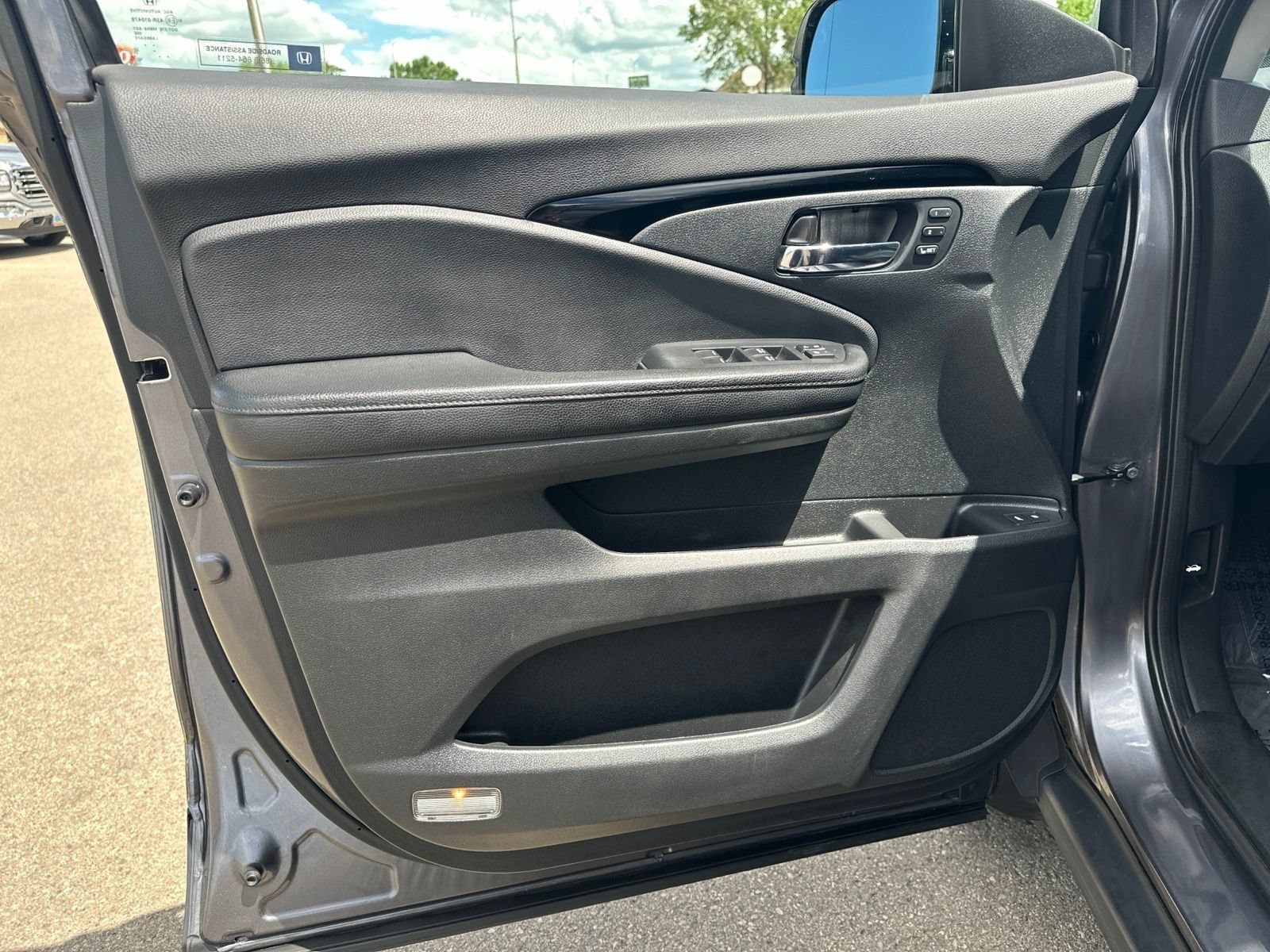 Used 2016 Honda Pilot Touring image 15