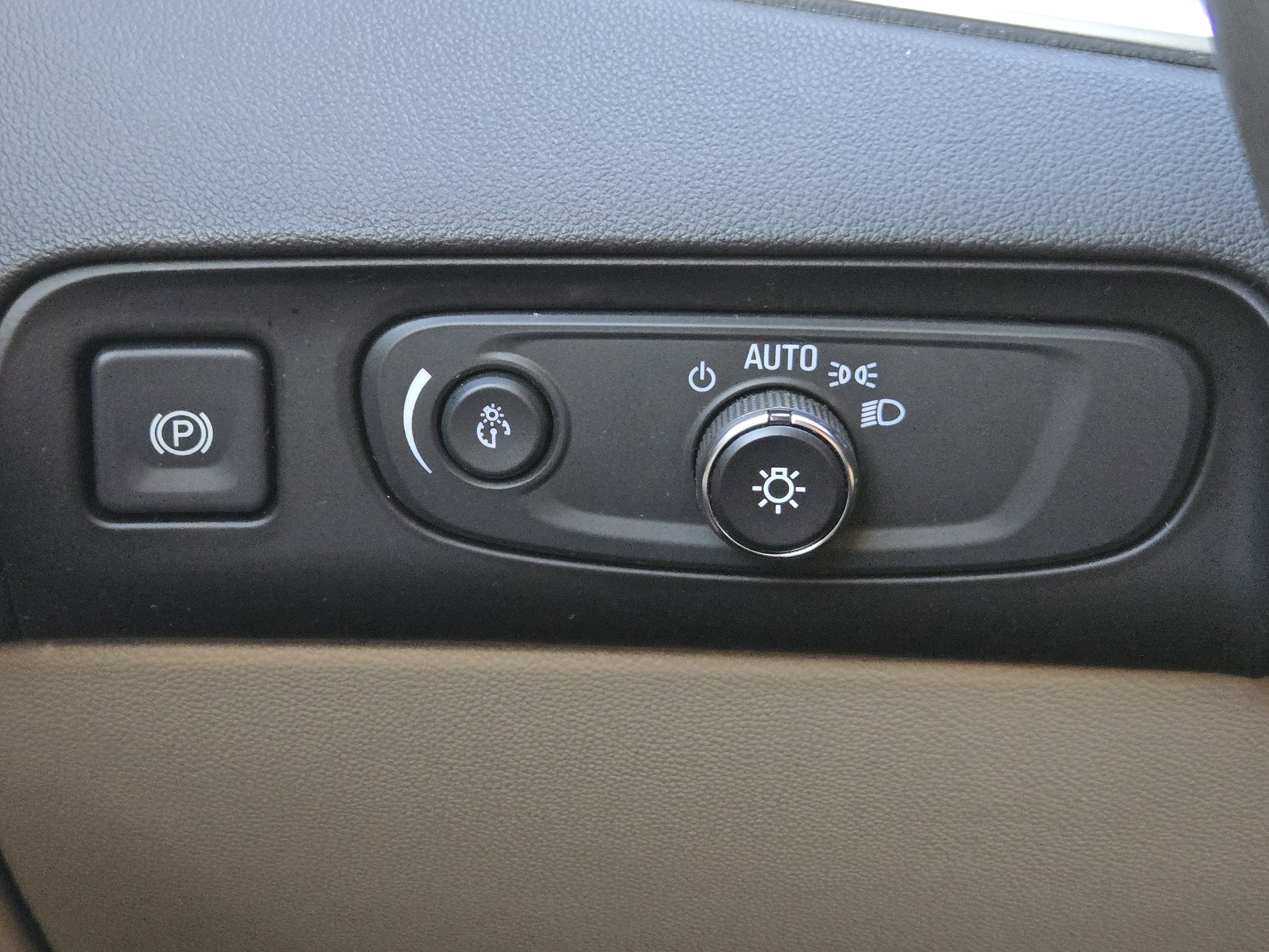 Used 2020 Buick Enclave Essence w/ Sport Touring Edition image 24