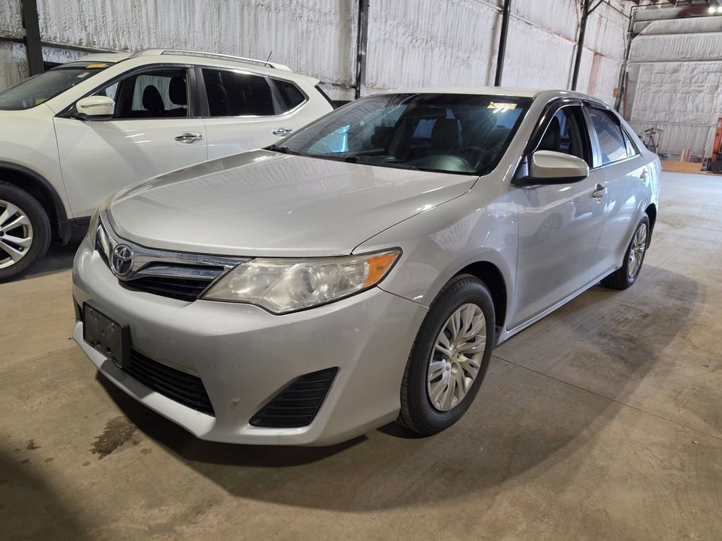 Used 2013 Toyota Camry LE FWD image 1