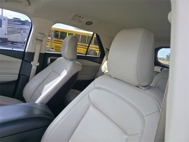 Used 2020 Ford Explorer XLT w/ Equipment Group 202A image 13