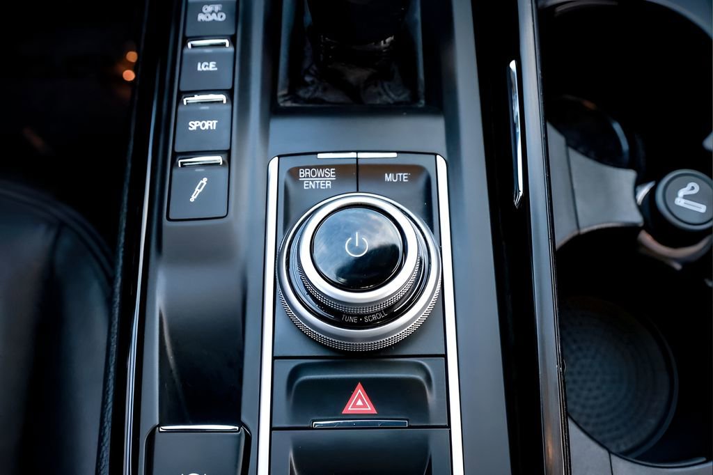 Used 2021 Maserati Levante image 35