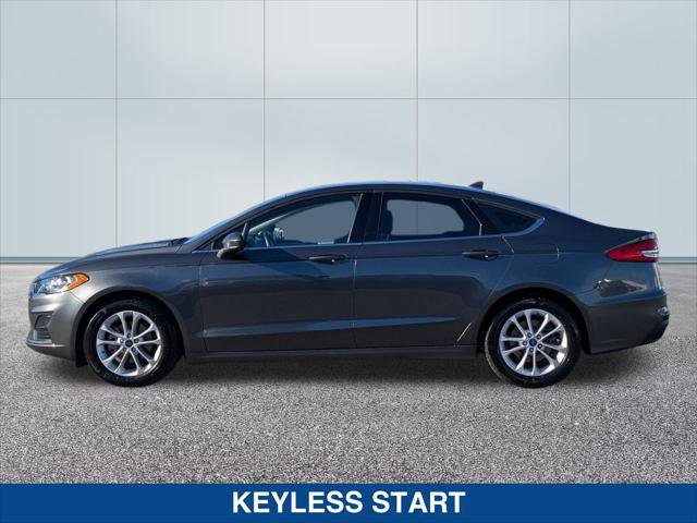 Used 2020 Ford Fusion SE image 2
