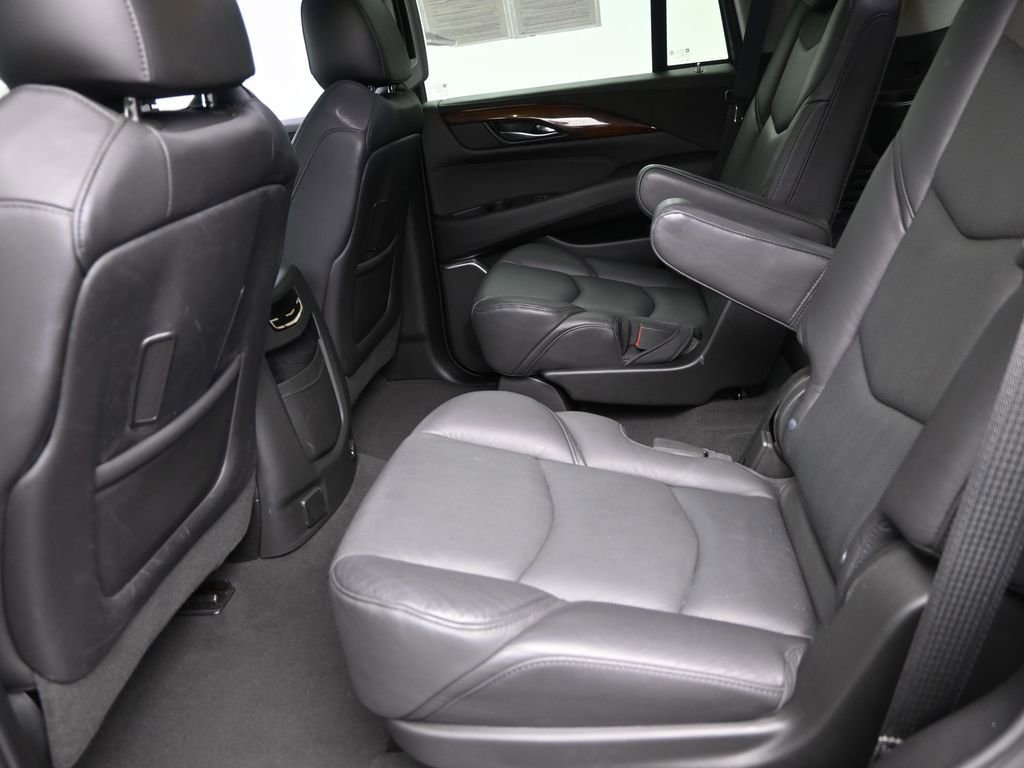 Used 2020 Cadillac Escalade Luxury image 11