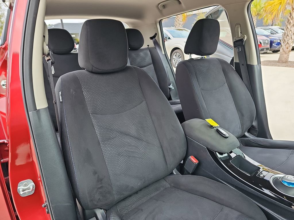 Used 2014 Nissan Leaf SV w/ LED & Quick Charge Package image 12