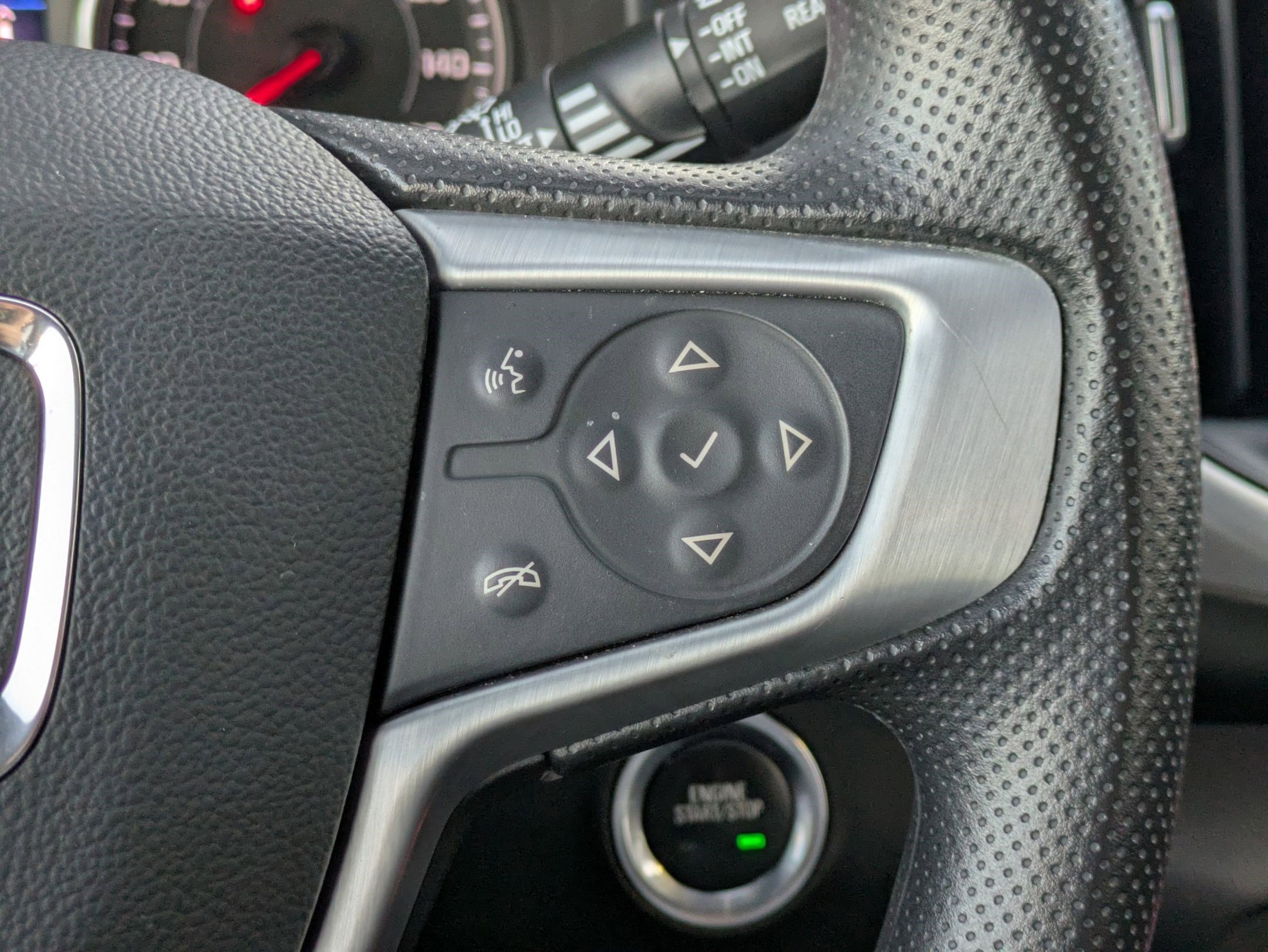 Certified 2022 GMC Terrain SLE w/ Driver Convenience Package image 15