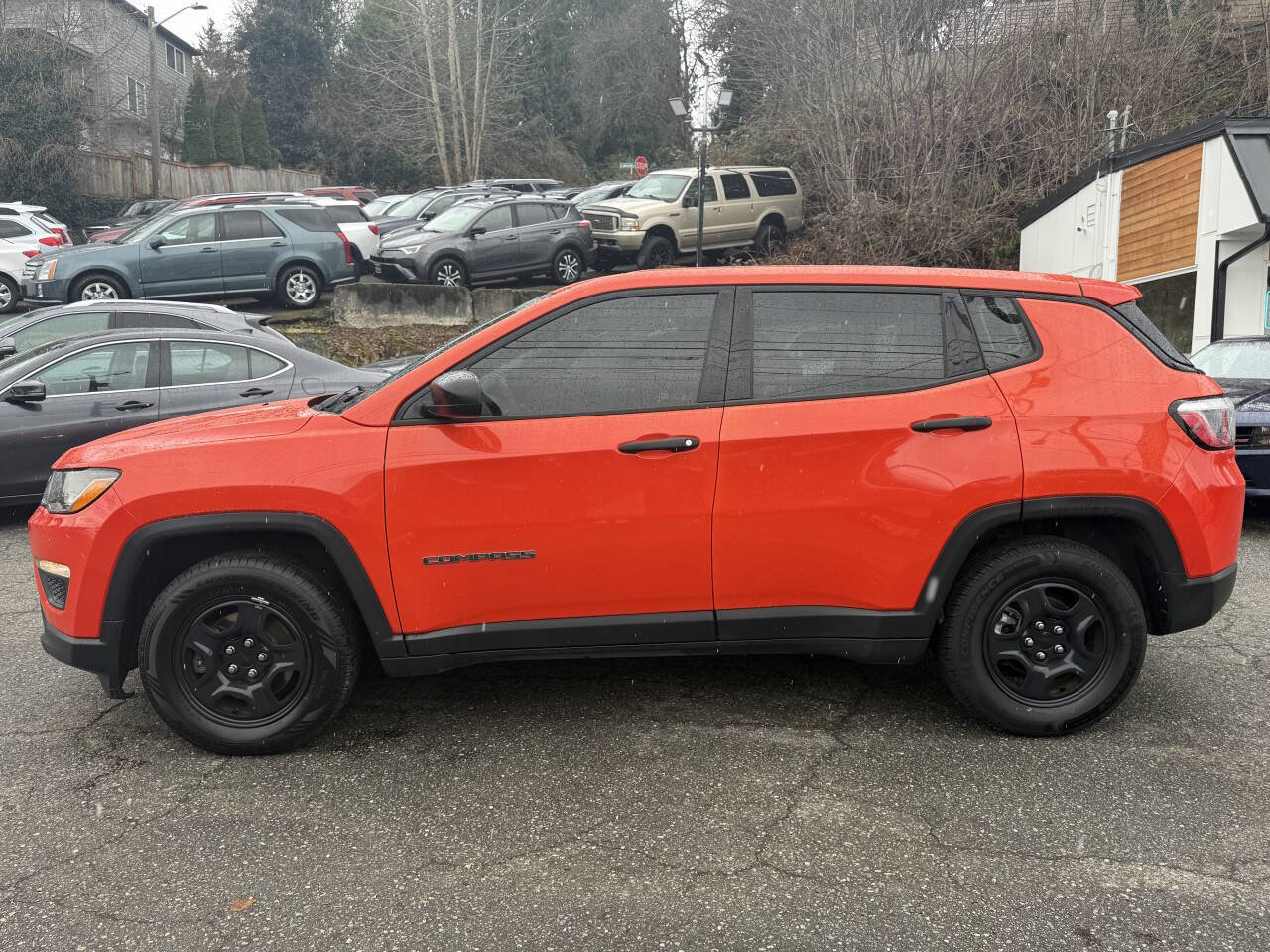 Used 2018 Jeep Compass Sport image 2