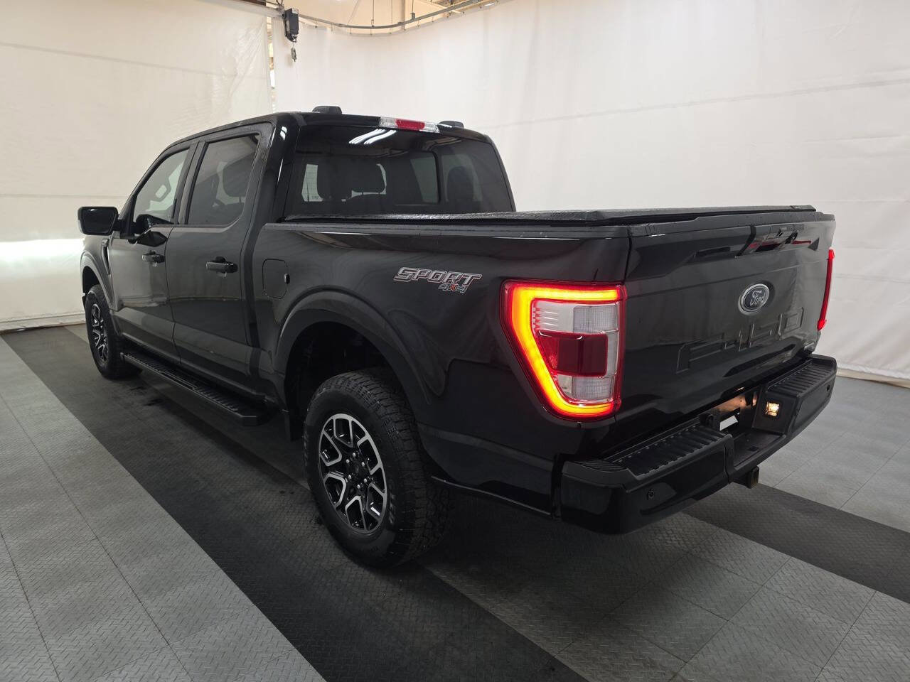 Used 2023 Ford F150 Lariat image 5