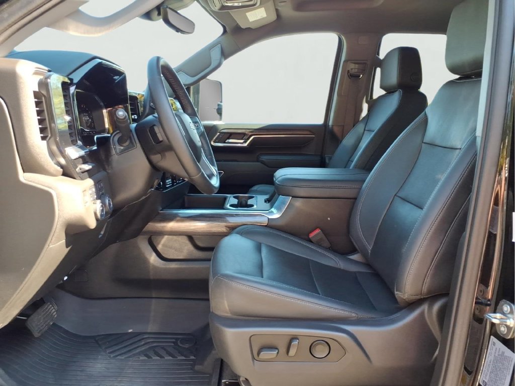 Used 2024 Chevrolet Silverado 2500 LTZ w/ LTZ Plus Package AWD/4WD image 16