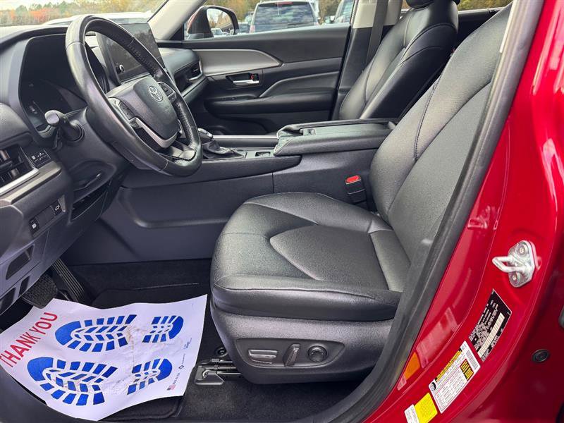 Used 2024 Toyota Grand Highlander XLE image 34