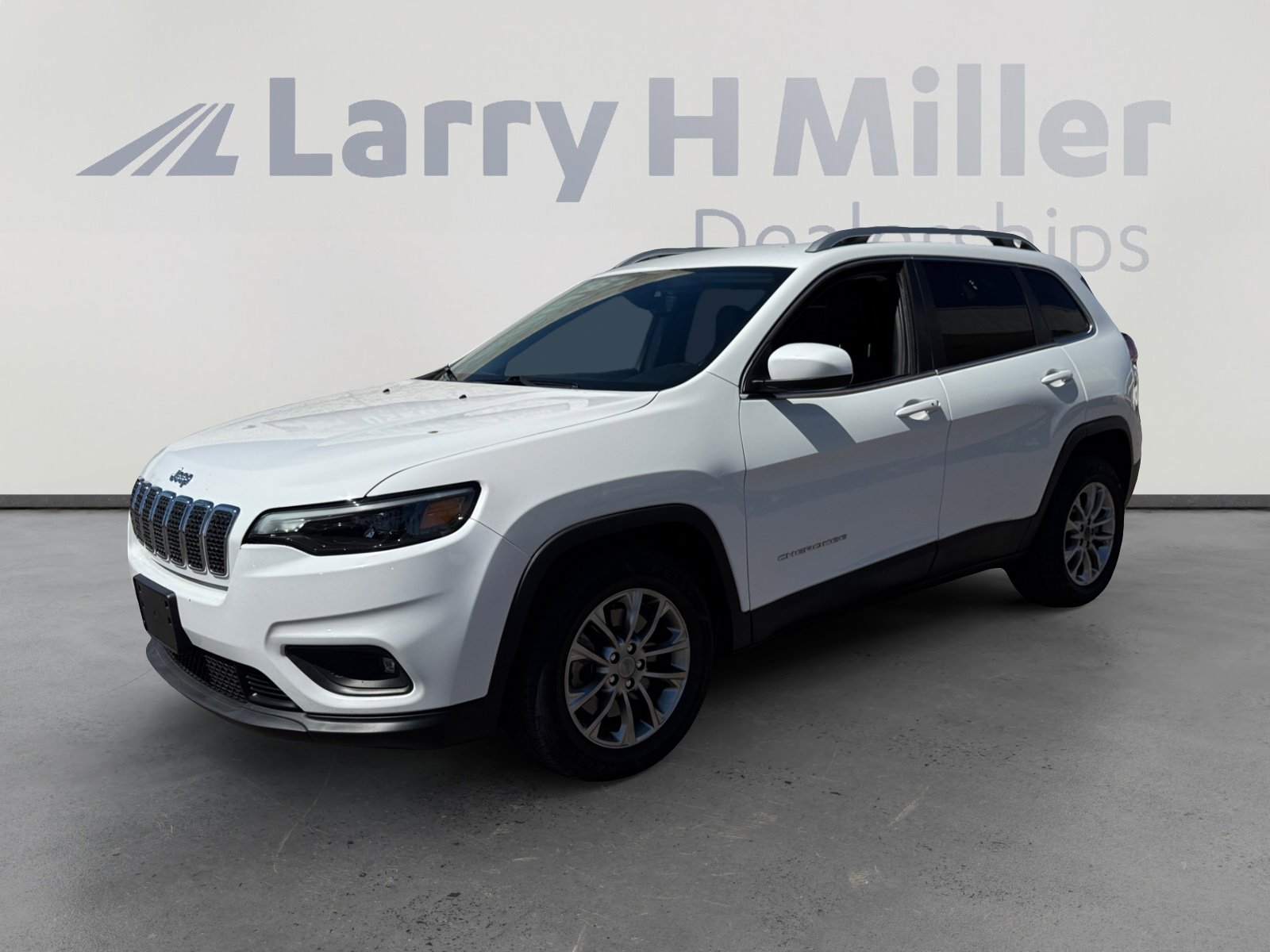 Used 2019 Jeep Cherokee Latitude Plus w/ Comfort/Convenience Group