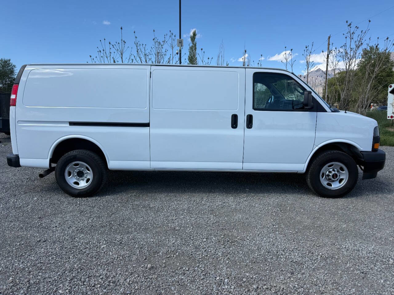 Used 2023 GMC Savana 2500 Extended w/ Driver Convenience Package RWD image 2