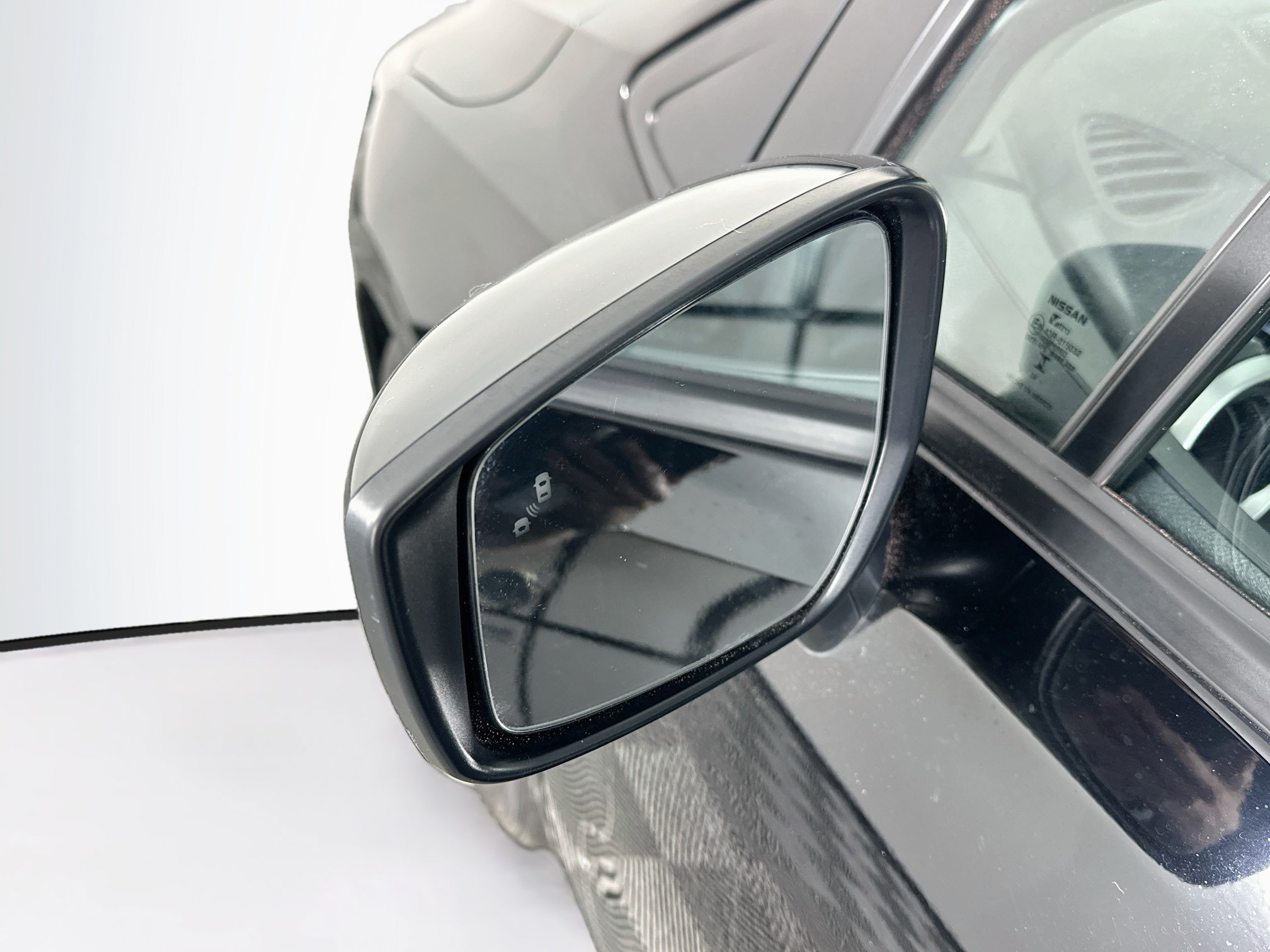 Used 2025 Nissan Versa SV FWD image 16