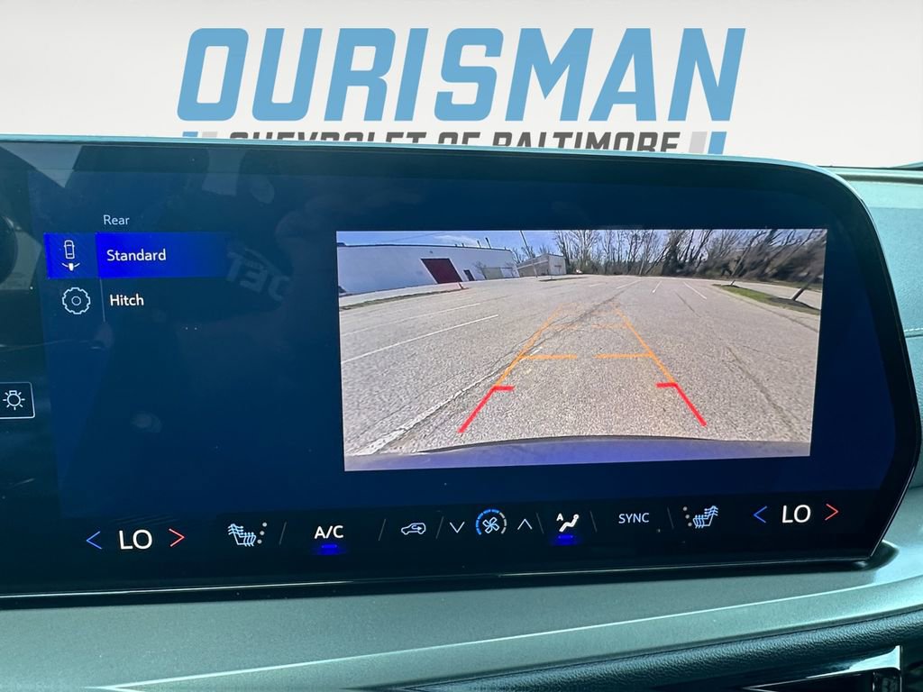 Used 2026 Chevrolet Traverse LT image 19