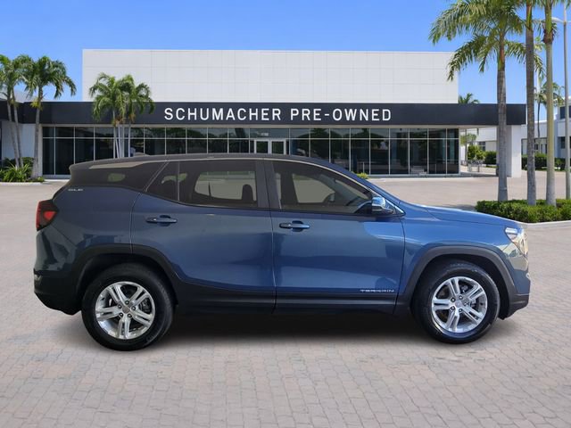 Used 2024 GMC Terrain SLE image 8