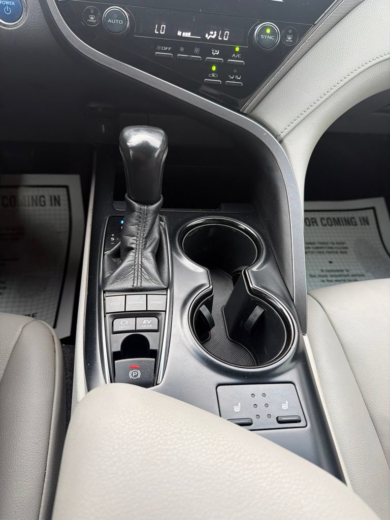 Used 2019 Toyota Camry SE FWD image 33