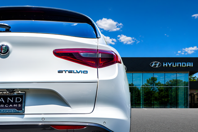 Used 2023 Alfa Romeo Stelvio Ti AWD/4WD image 46