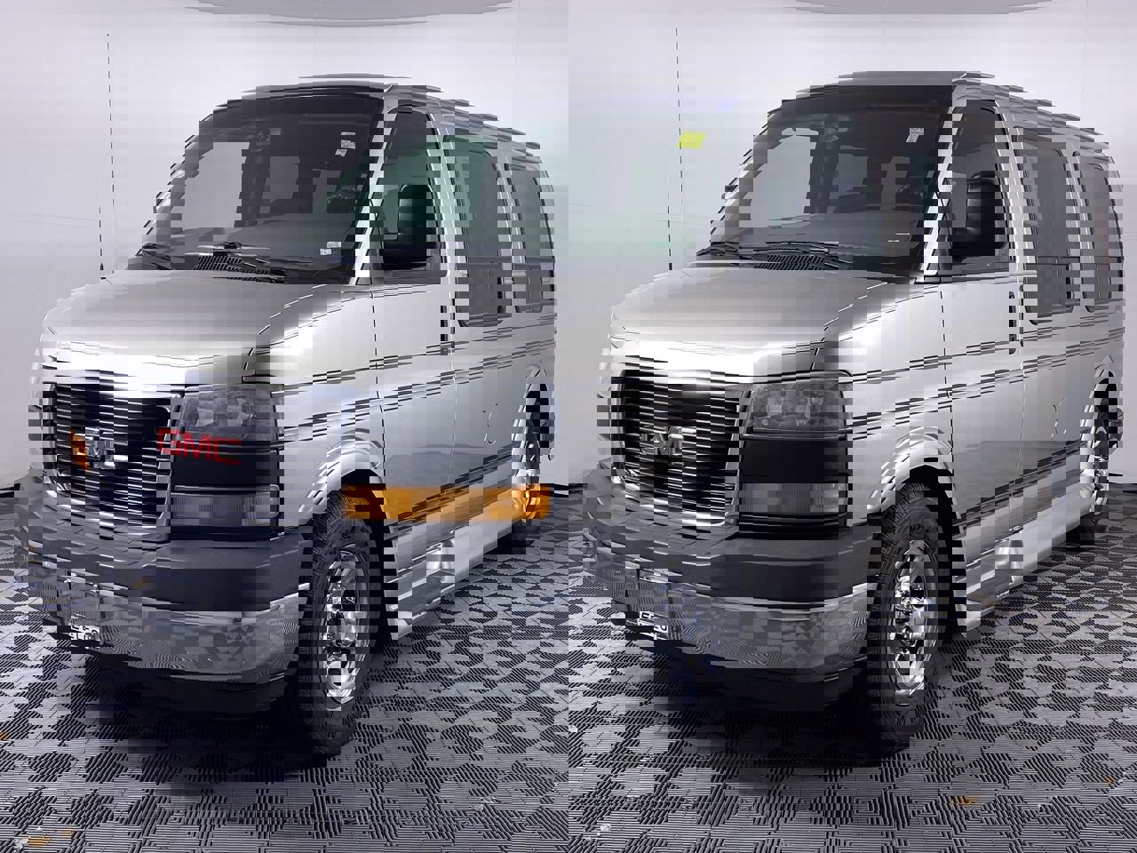 Used 2003 GMC Savana 1500 w/ Preferred Equipment Group 3 image 14