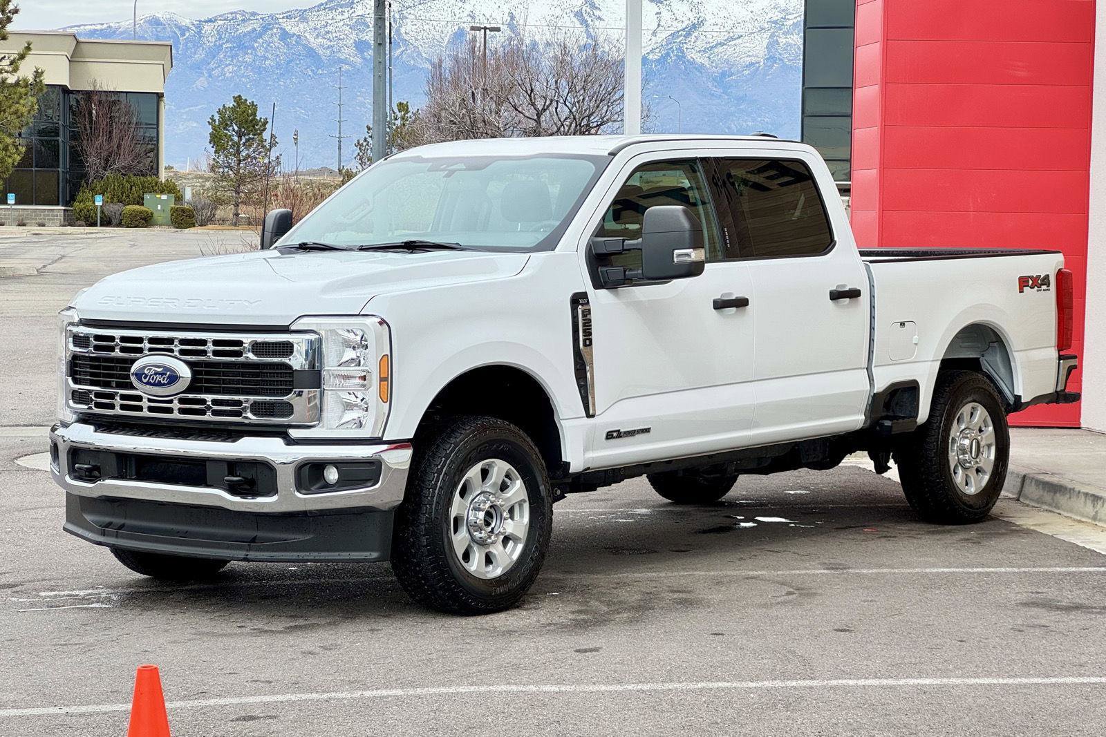 Used 2024 Ford F250 XLT w/ FX4 Off-Road Package image 4