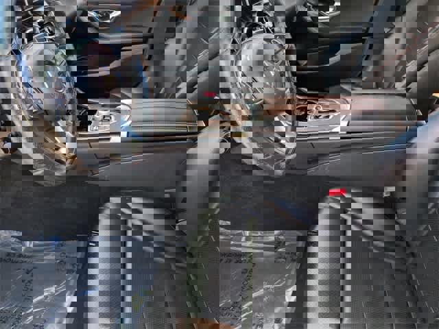 Used 2018 Mercedes-Benz C 300 Sedan image 17