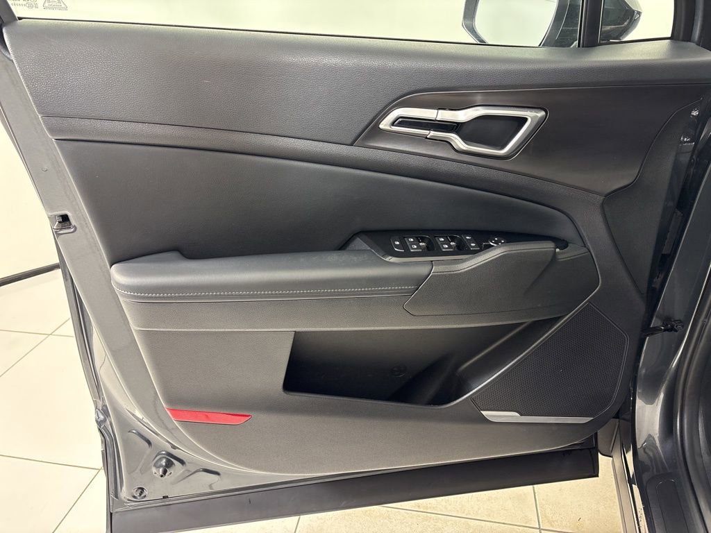 Used 2023 Kia Sportage EX image 16