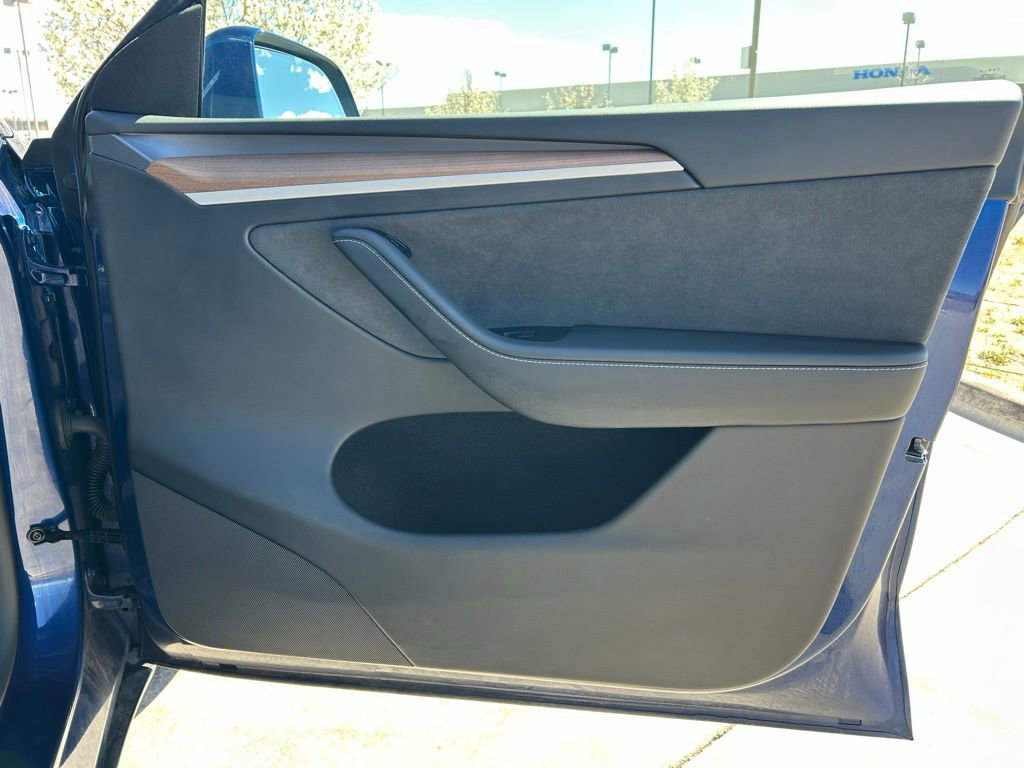 Used 2024 Tesla Model Y Long Range image 26