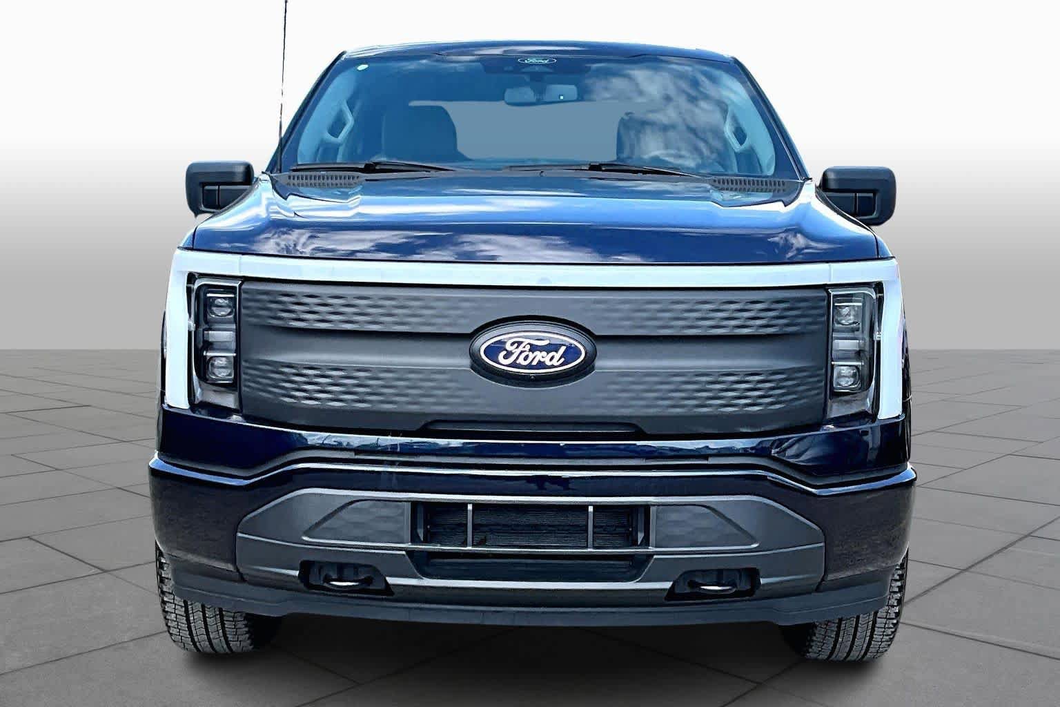 Certified 2025 Ford F150 Lightning XLT w/ Max Trailer Tow Package image 3