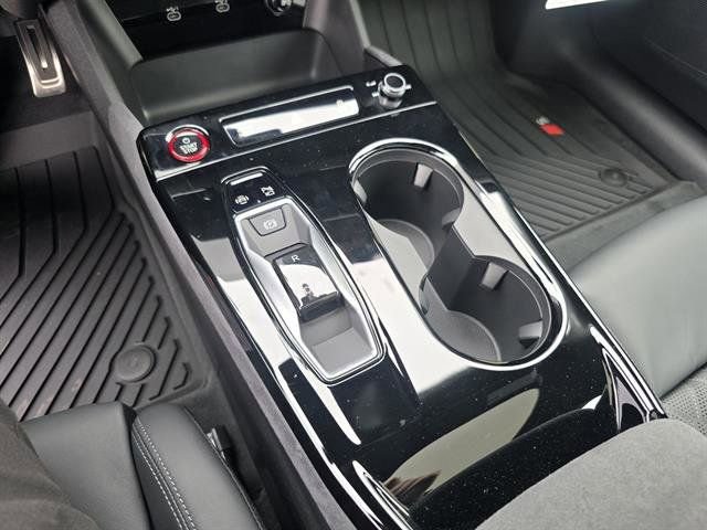 New 2025 Audi S6 e-tron Premium Plus image 24