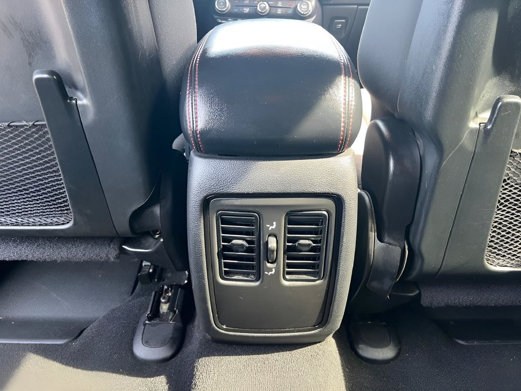Used 2024 Dodge Durango GT AWD/4WD image 16