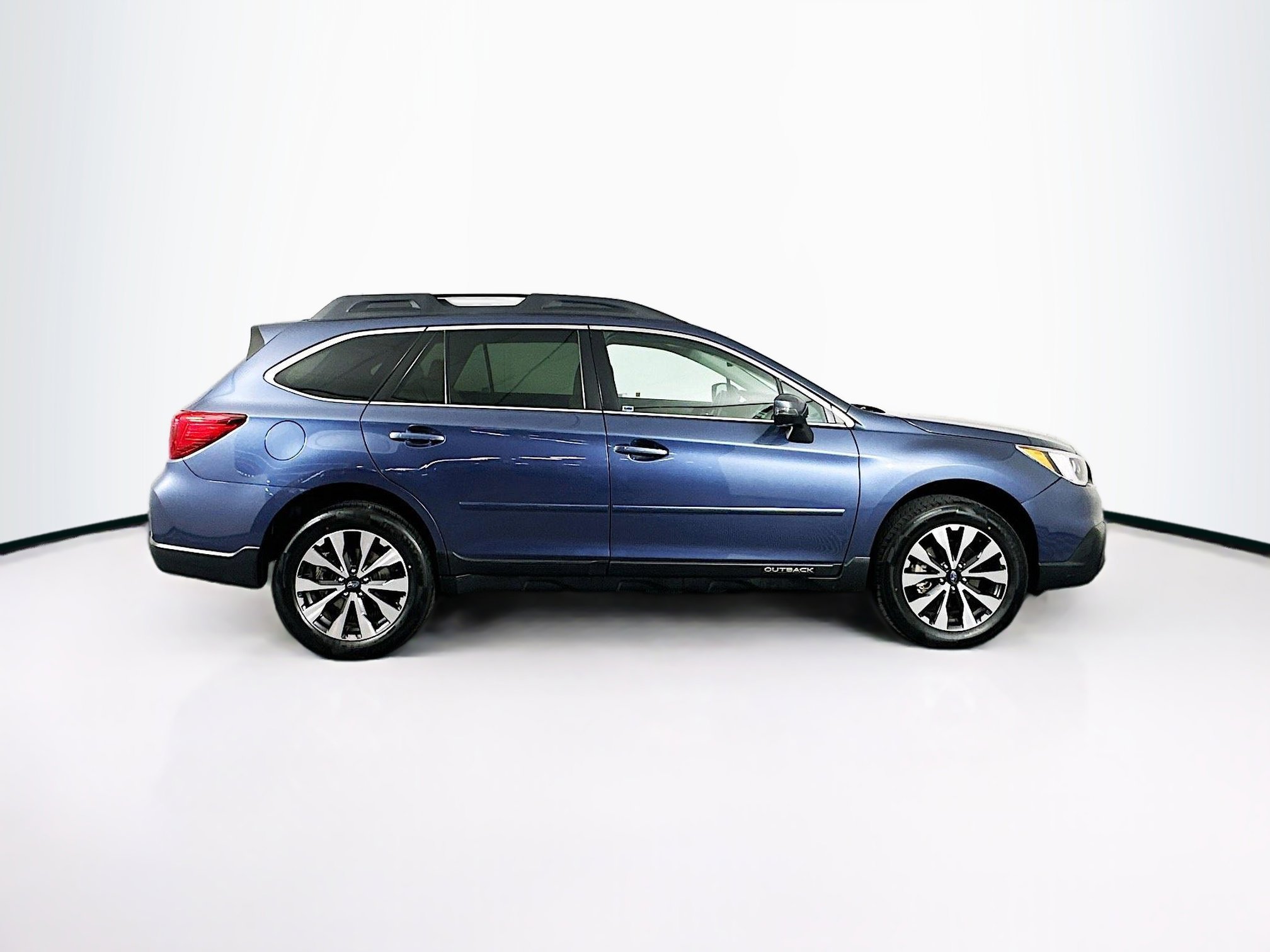 Used 2017 Subaru Outback 2.5i Limited image 10