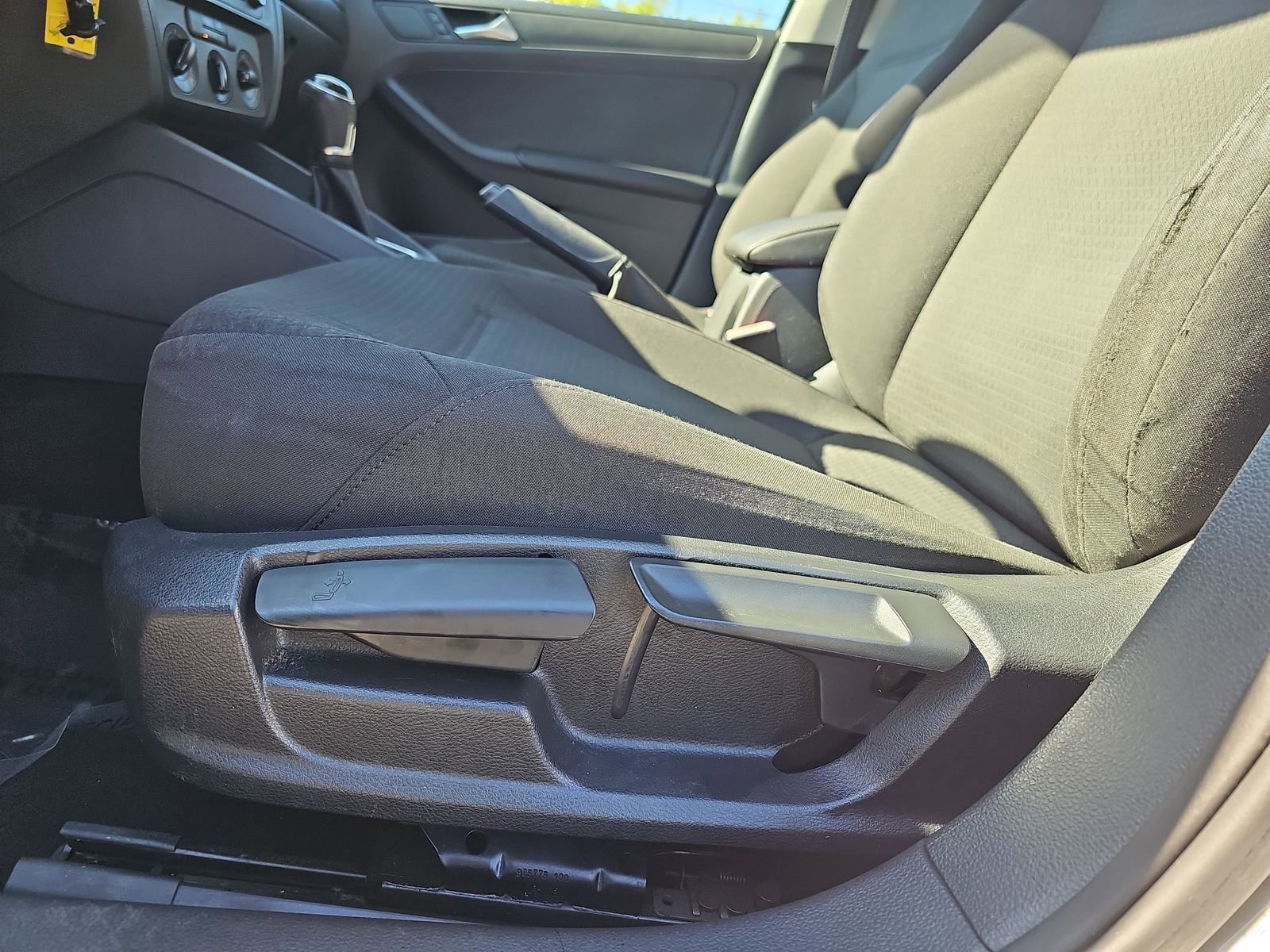 Used 2015 Volkswagen Jetta S image 24