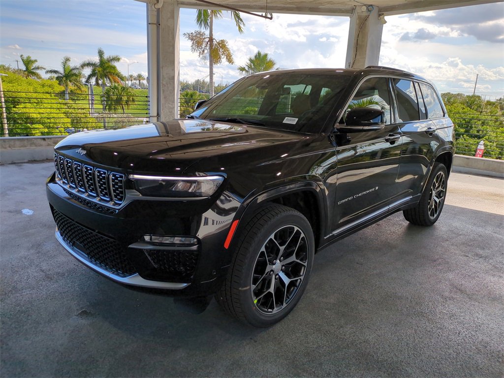 New 2025 Jeep Grand Cherokee Summit image 9
