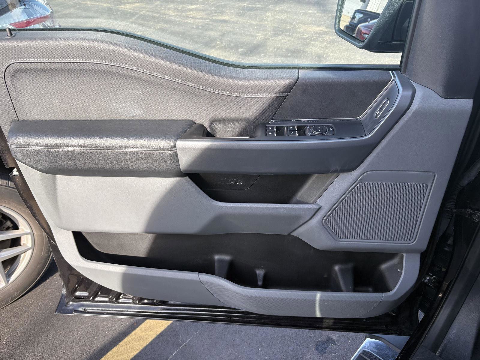 Used 2024 Ford F150 XLT image 3