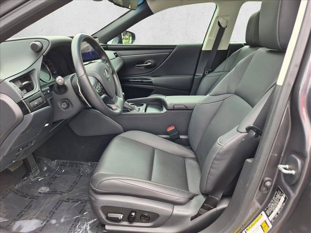 Certified 2025 Lexus ES 300h w/ Premium Package FWD image 17