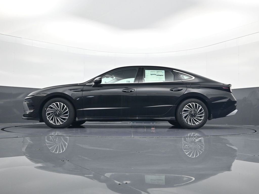 Certified 2025 Hyundai Sonata SEL FWD image 28