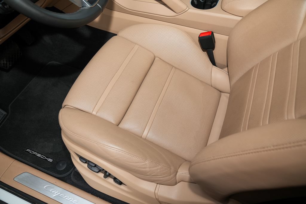 Certified 2022 Porsche Cayenne Coupe AWD/4WD image 21