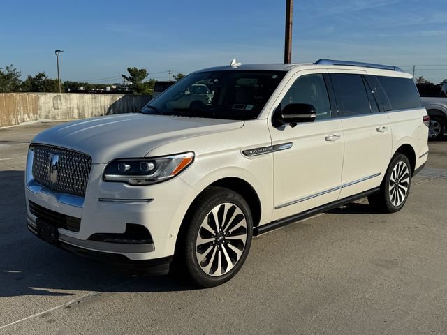 Used 2023 Lincoln Navigator L Reserve AWD/4WD image 6
