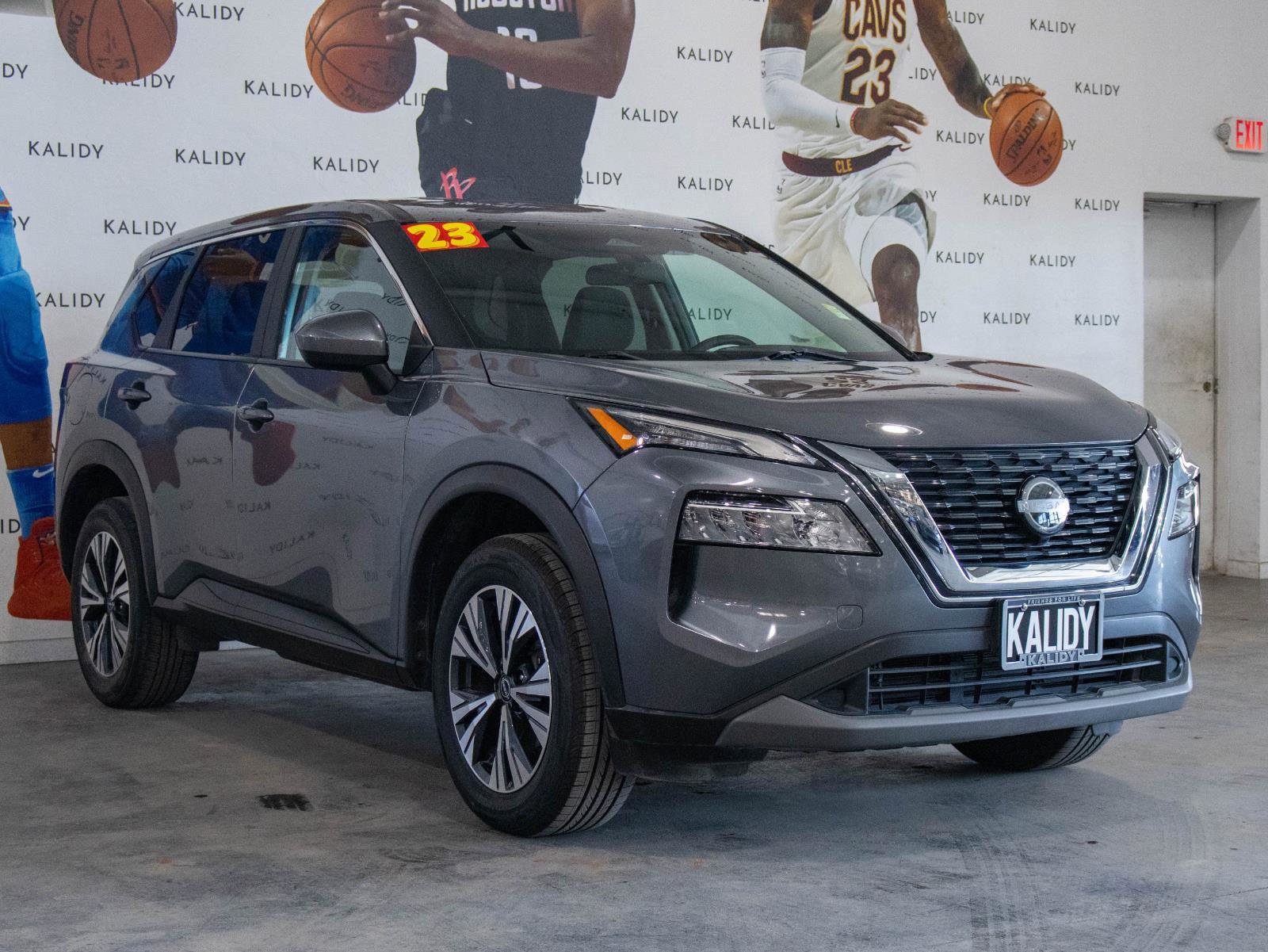Used 2023 Nissan Rogue SV image 18