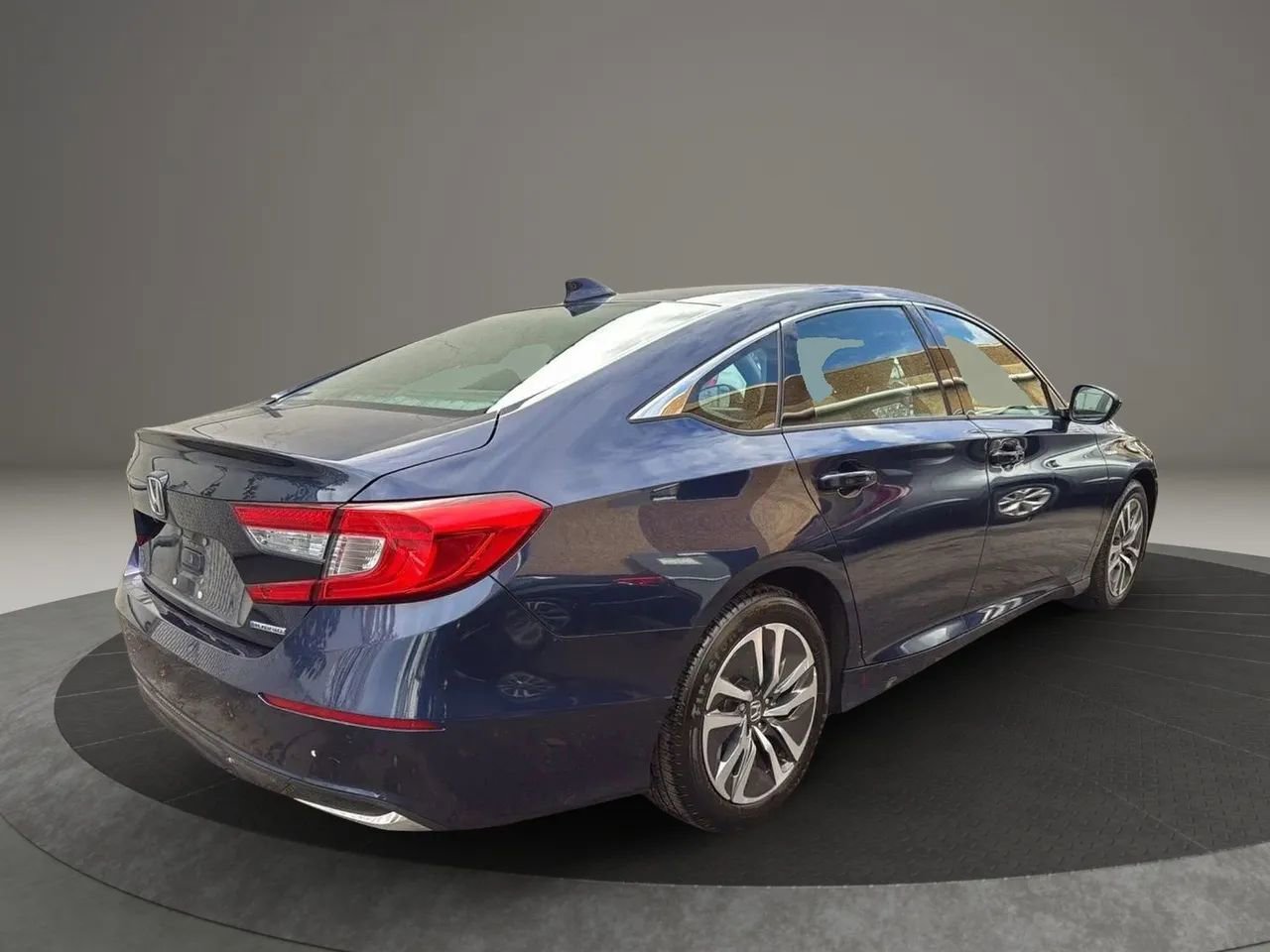 Used 2020 Honda Accord Hybrid image 5