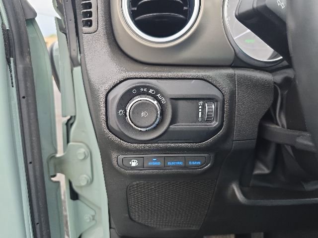 Used 2023 Jeep Wrangler Unlimited Rubicon 4xe w/ Cold Weather Group AWD/4WD image 21