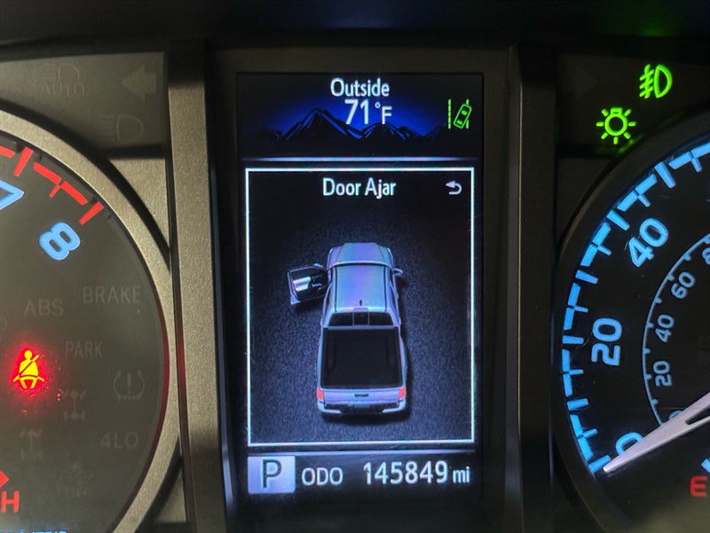 Used 2019 Toyota Tacoma TRD Off-Road AWD/4WD image 18