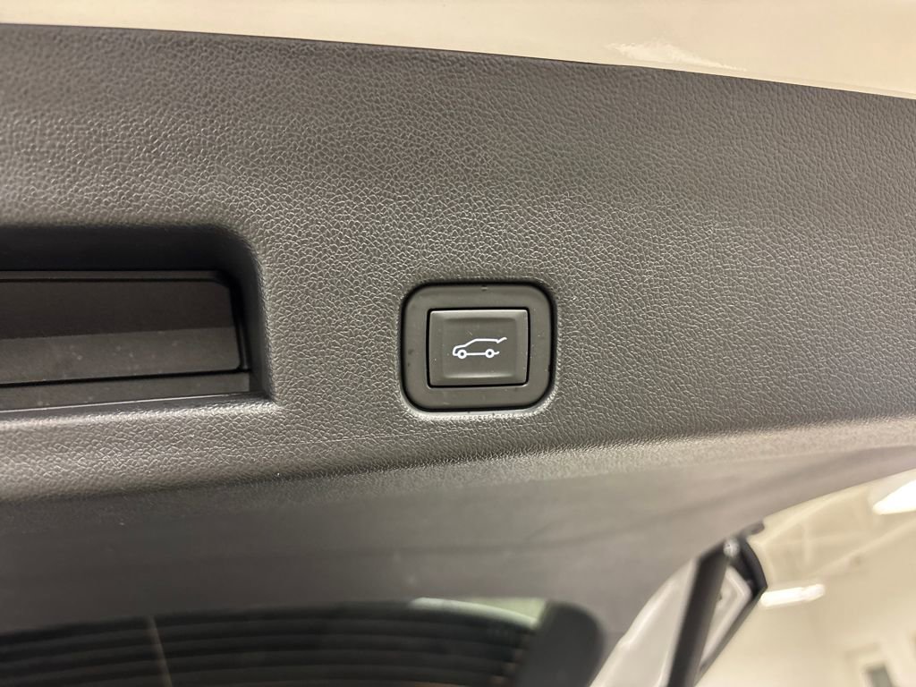 Certified 2025 Buick Enclave Preferred image 21